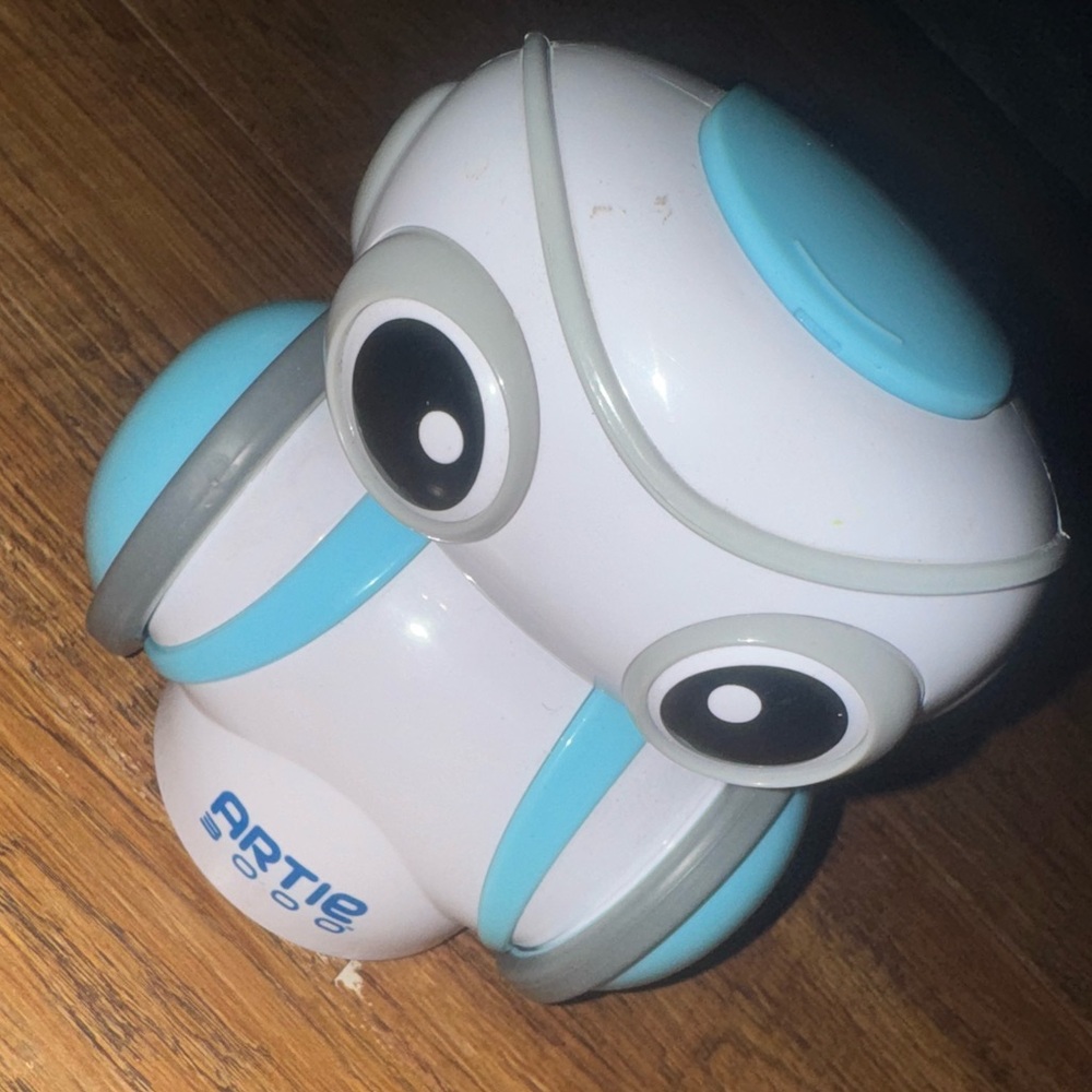 Artie 3000 coding robot for kids